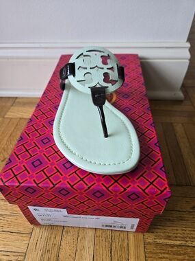 Brand New Tory Burch Mint Green Logo Miller Thong Sandal
